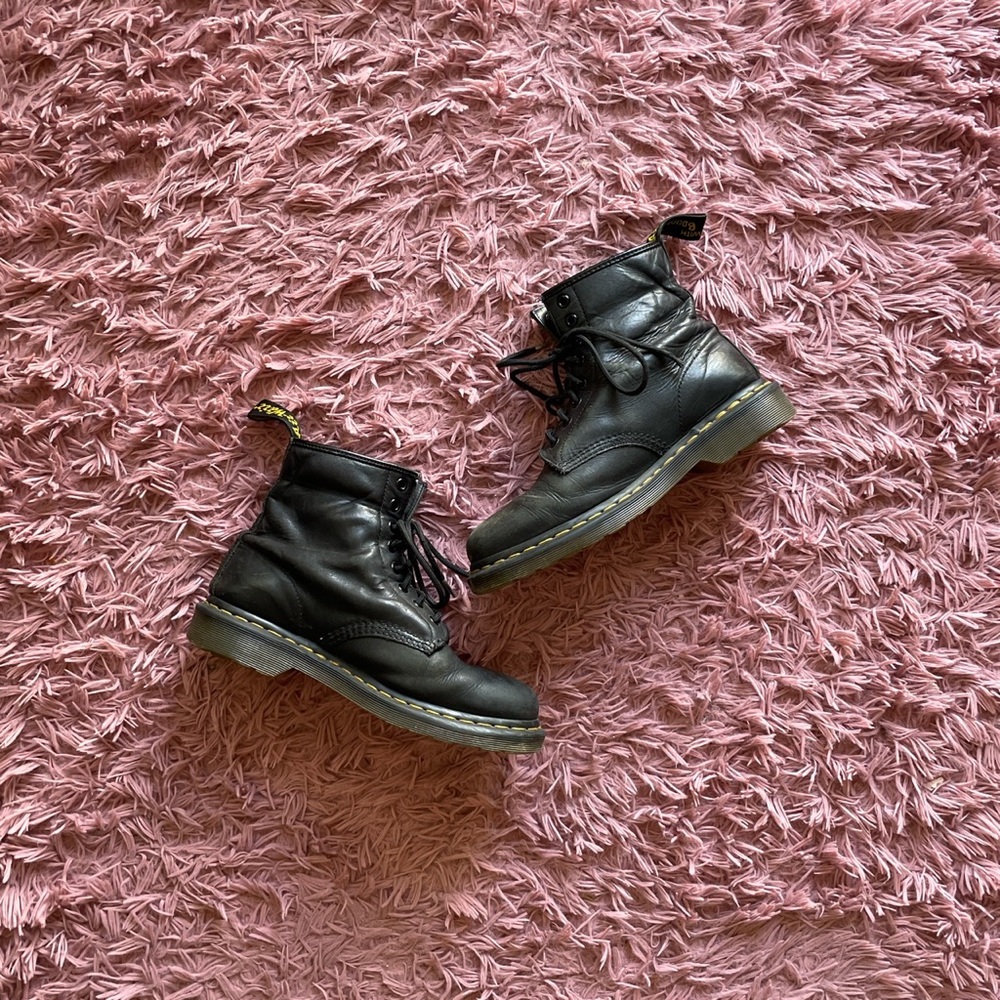 DR. MARTENS worn-in 1460 black leather pascal-up 8-eye boots
